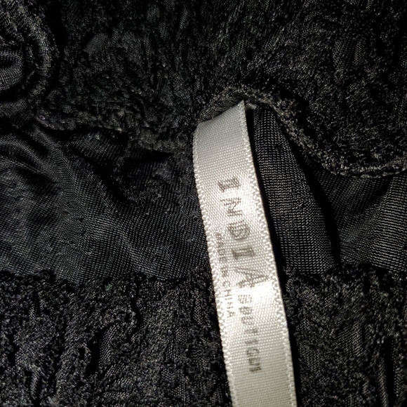 Lace Romper - Picture 3 of 3